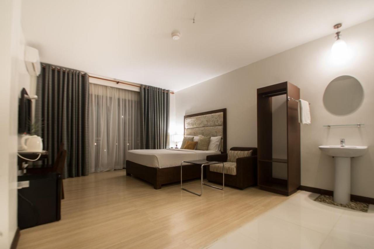 Marzon Hotel Kalibo Esterno foto