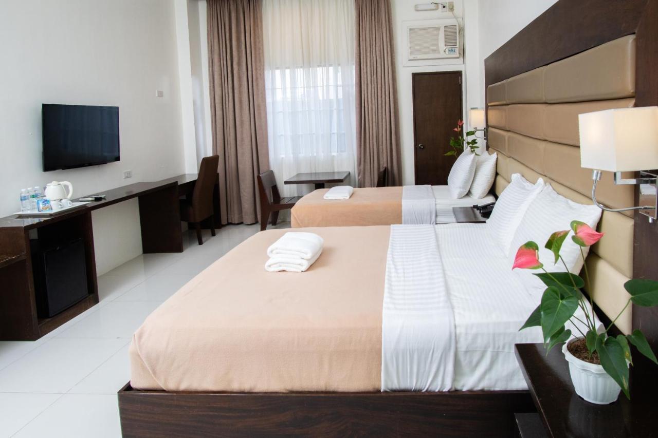 Marzon Hotel Kalibo Esterno foto