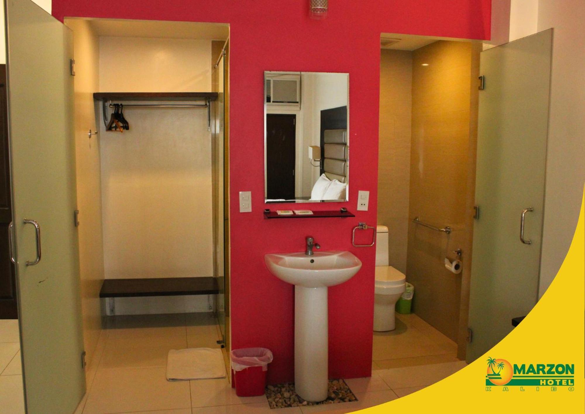 Marzon Hotel Kalibo Esterno foto
